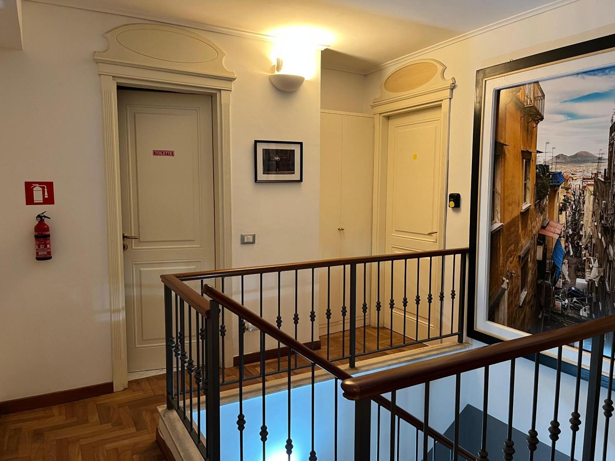Palazzo Rota Guesthouse Naples Exterior photo